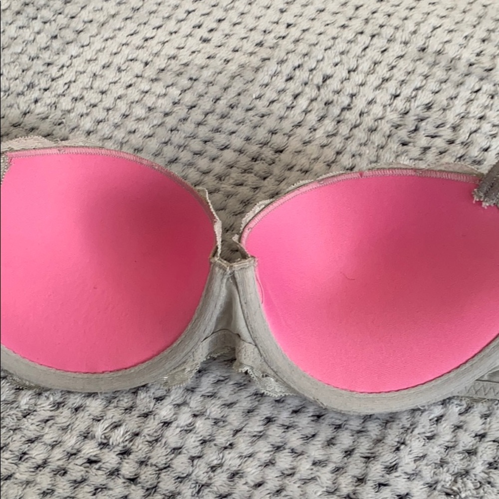 Pink bra - Picture 2 of 4